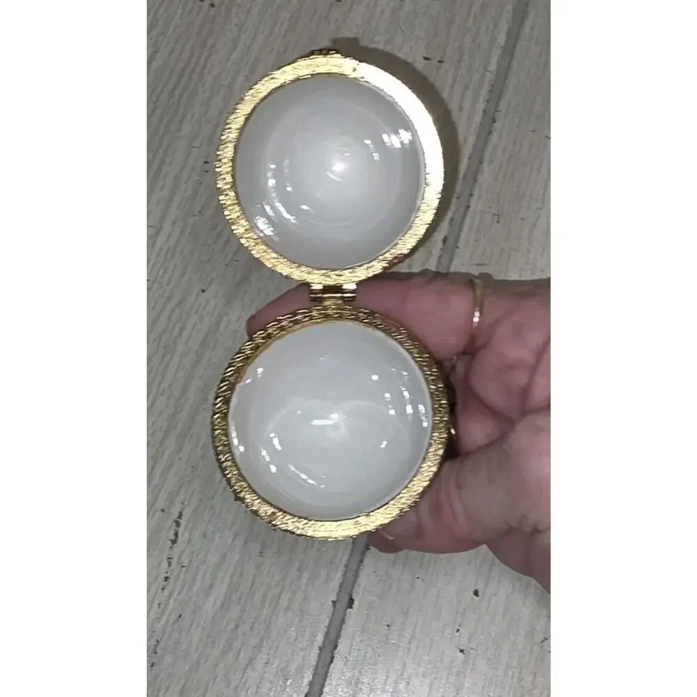 Unbranded vintage porcelain